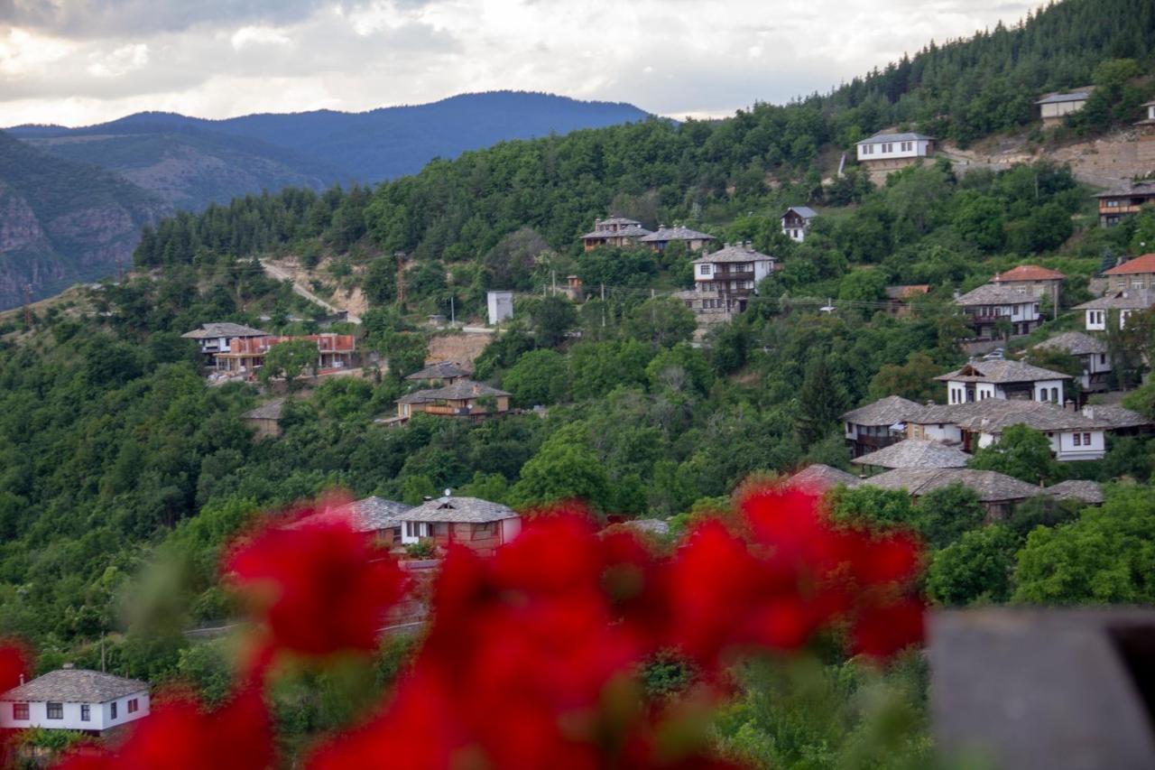Leshtenski Rai Guest House Exterior photo