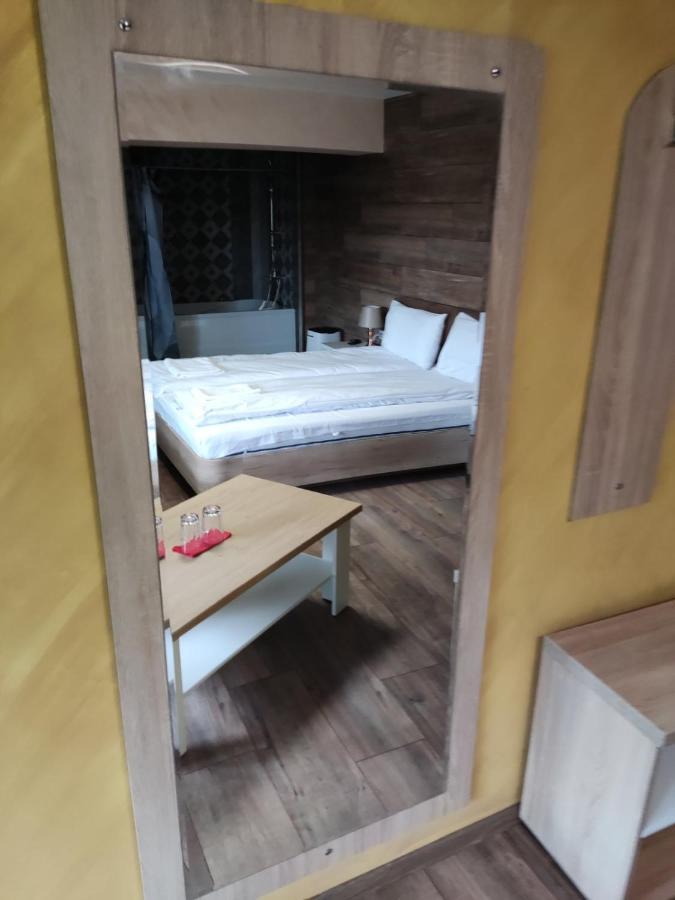 Leshtenski Rai Guest House Exterior photo